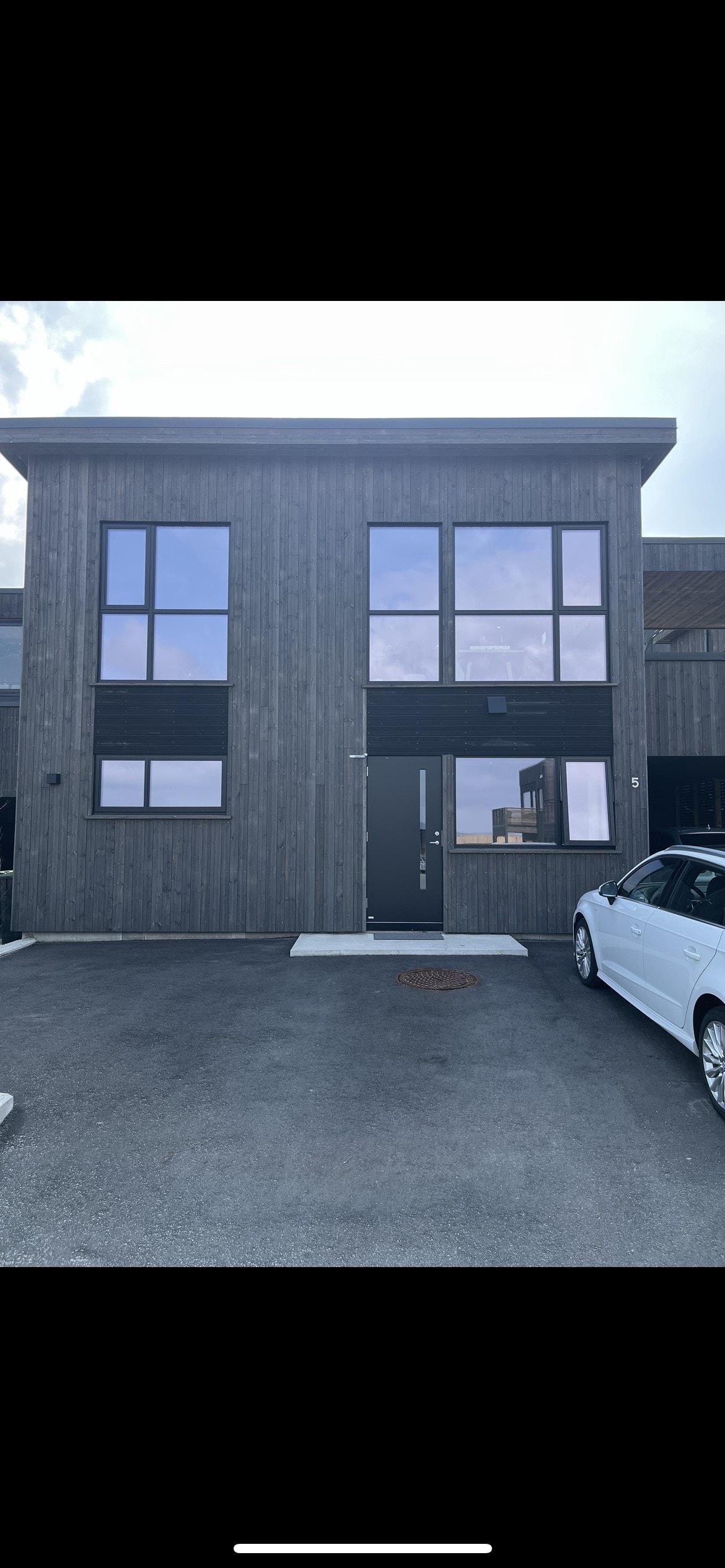 Fasade/inngang Galleribilde