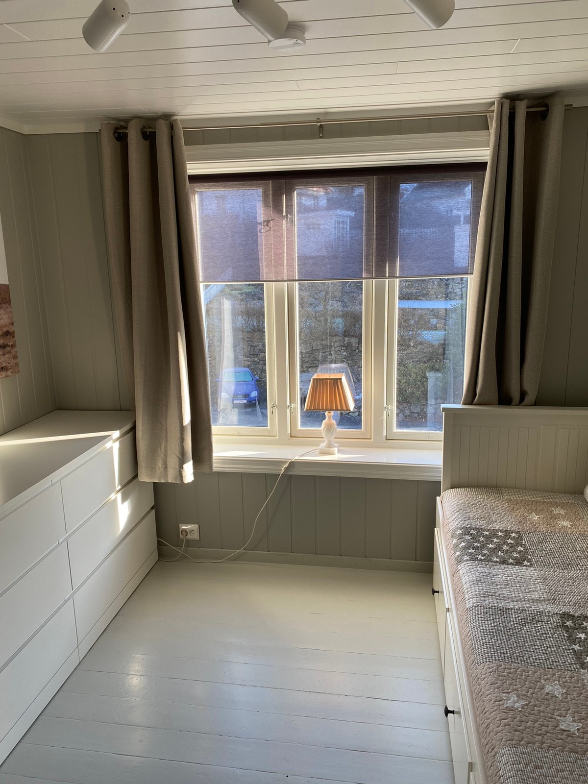 Loftstue med oppbevaring Galleribilde