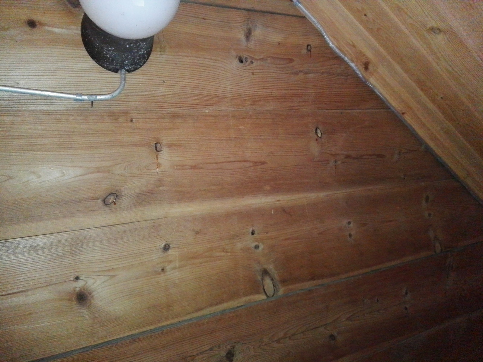 Massiv planketømmer m lavt CO2 avtrykk Galleribilde