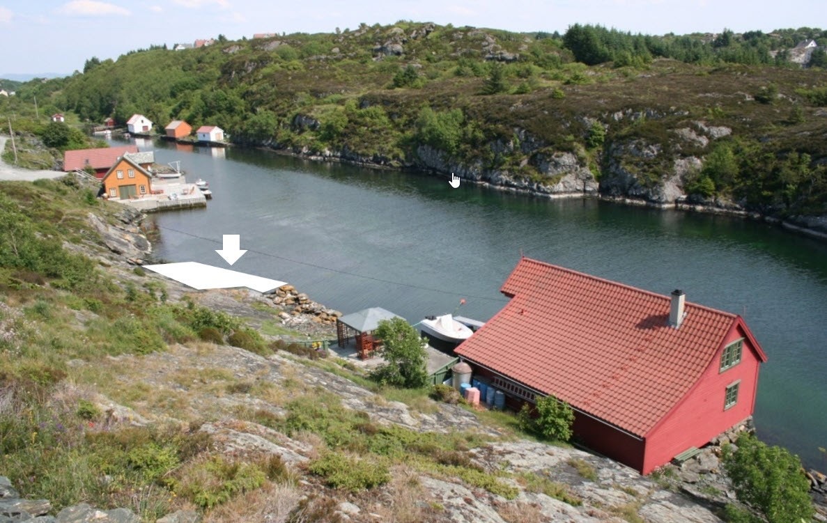 Tomta er merket i hvit Galleribilde