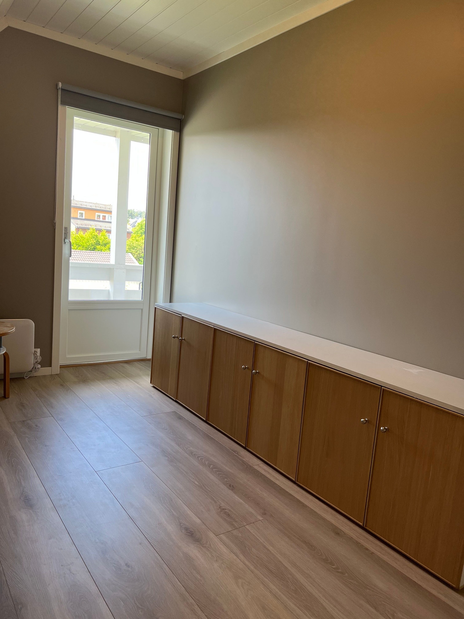 Rom 4 med balkongdør Galleribilde