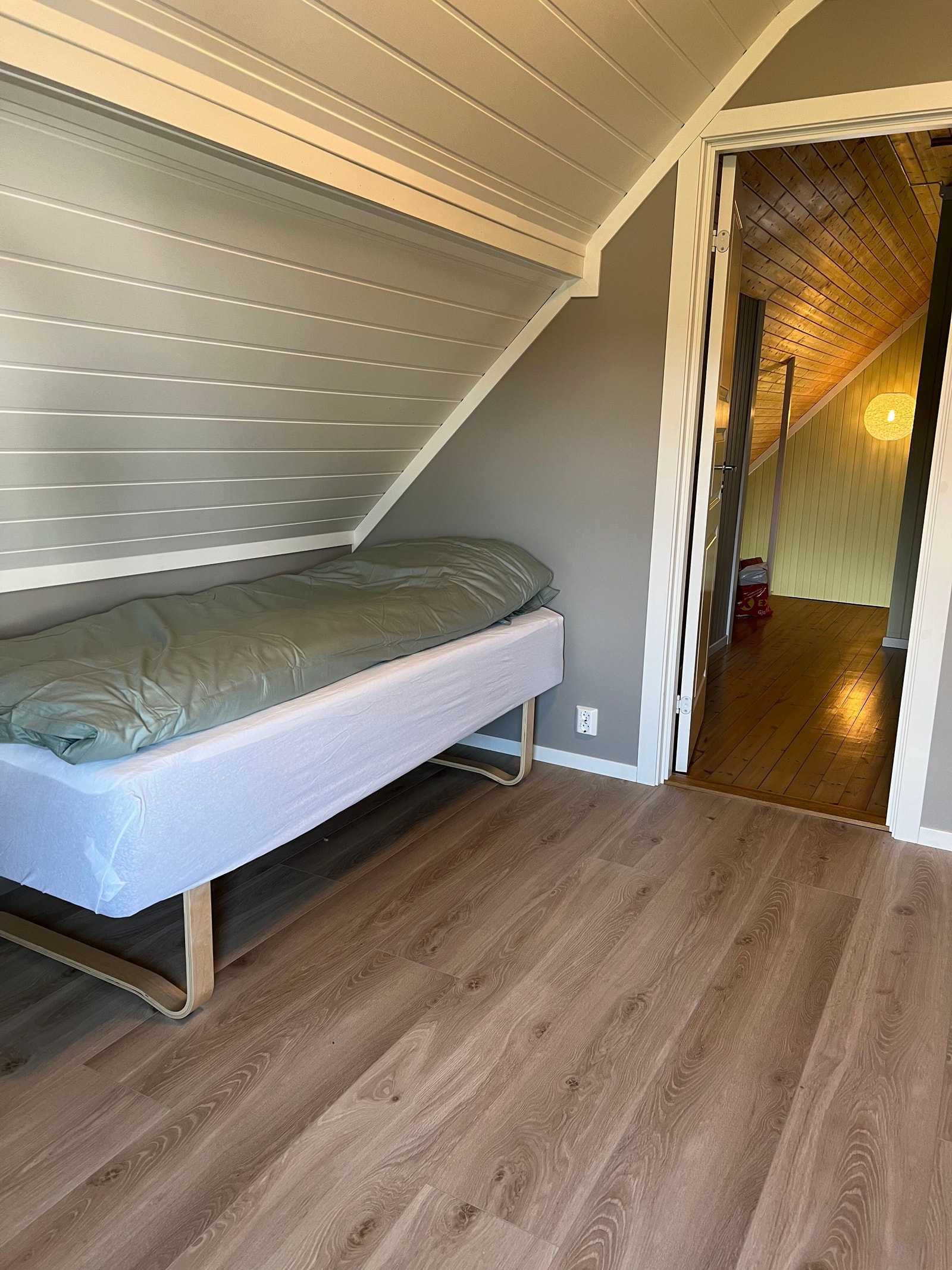 Rom 5 ut mot gang i 2.etg Galleribilde