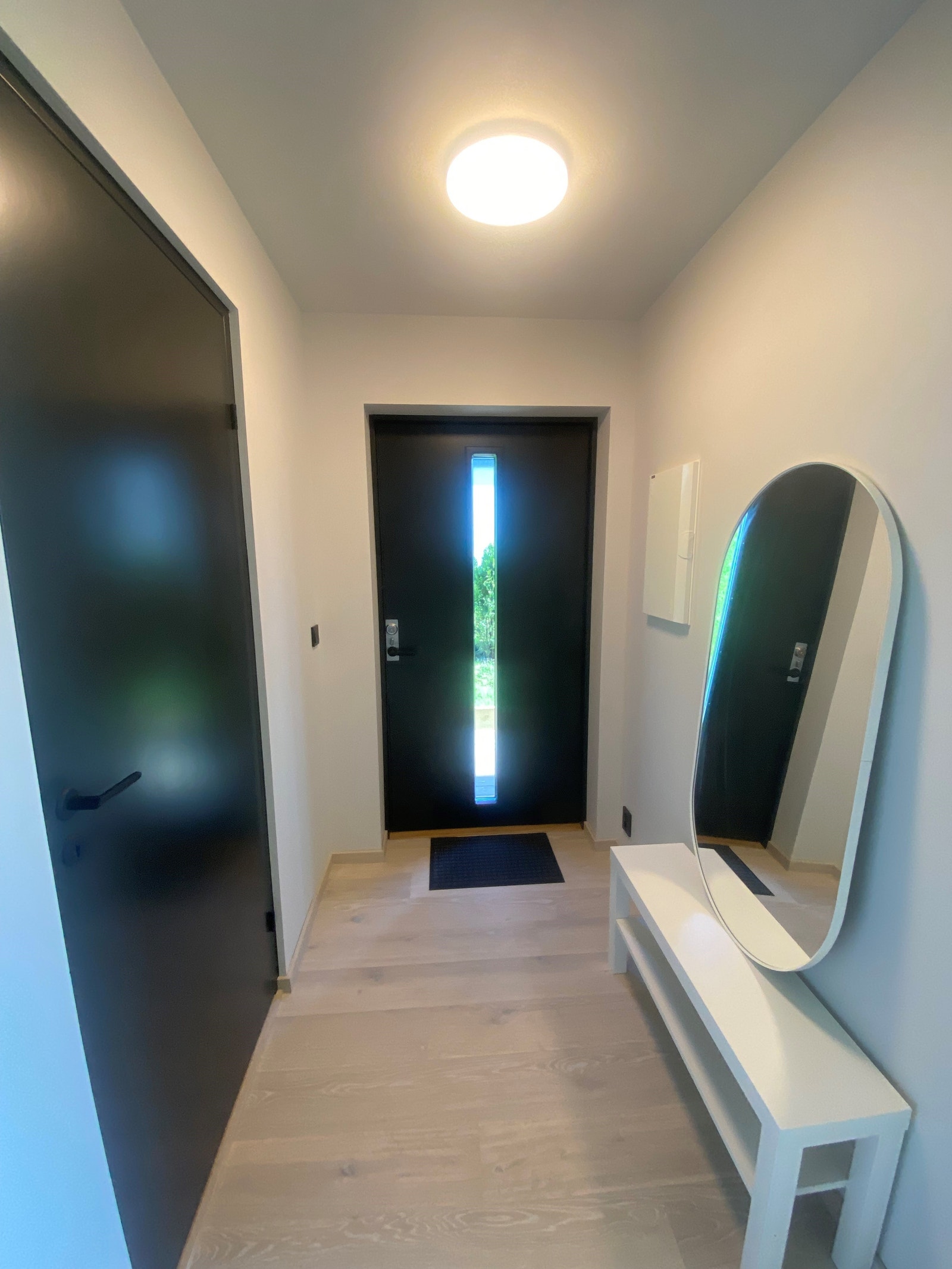 Hybelen har egen privat inngang. Galleribilde