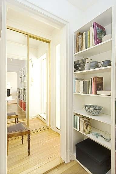 Fra gang mot garderobe - bilde fra 2008 som viser mulig møblering Galleribilde