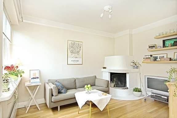 Sofakrok med peis - bilde fra 2008 som viser mulig møblering Galleribilde