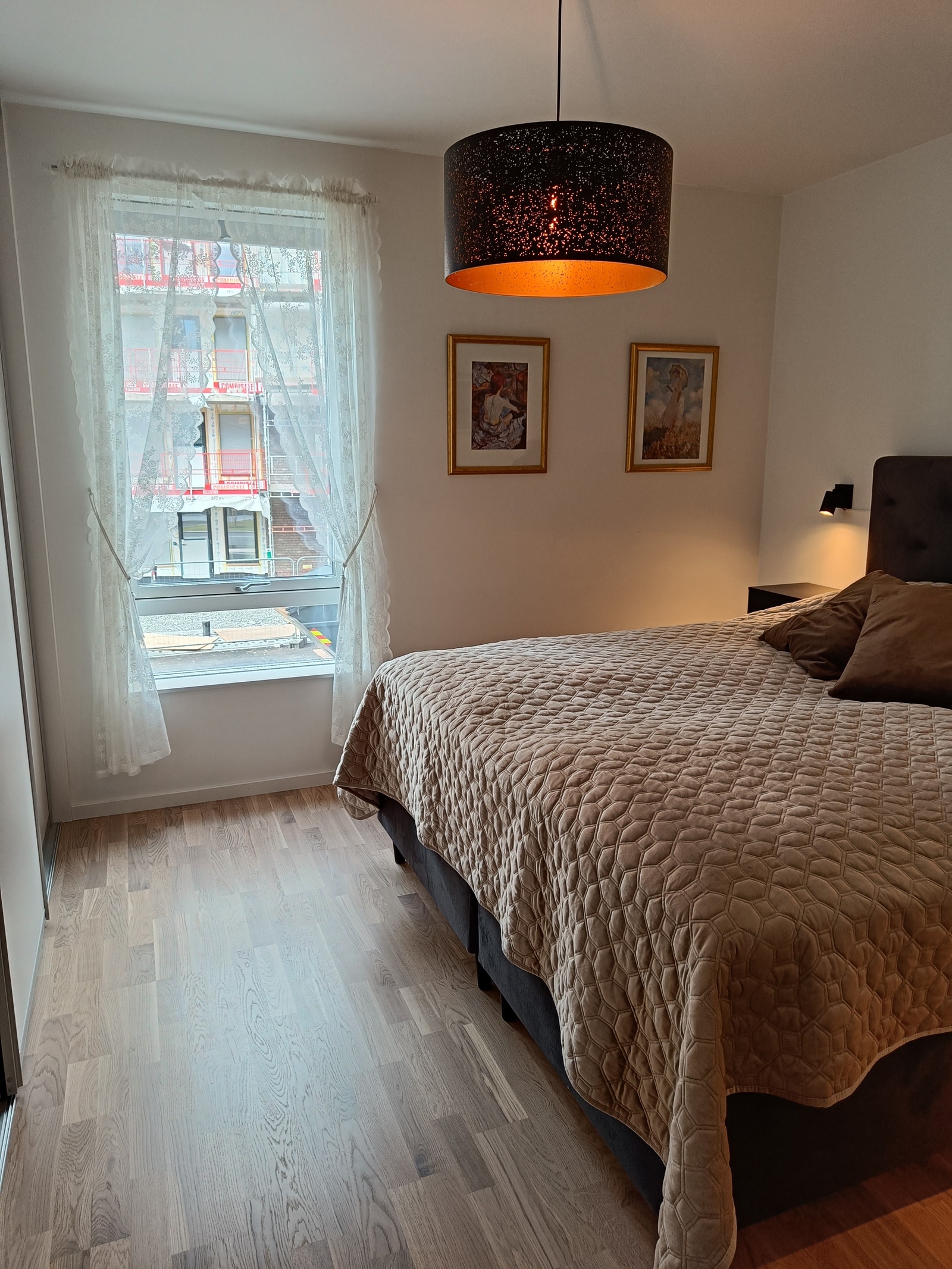 Deilig stor seng 180*200 Galleribilde