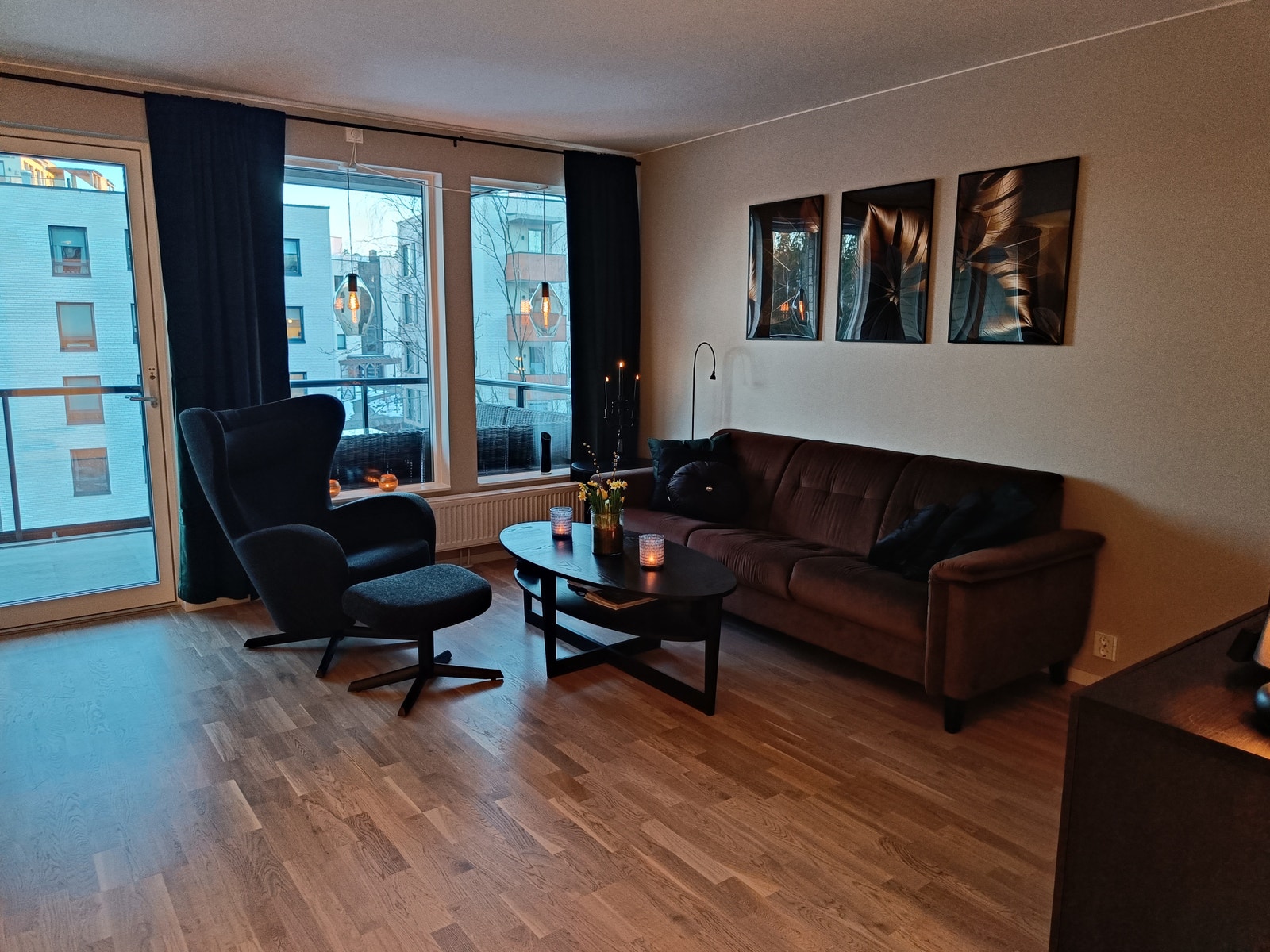 Stue med Stressless sofa og Amanda hvilestol Galleribilde