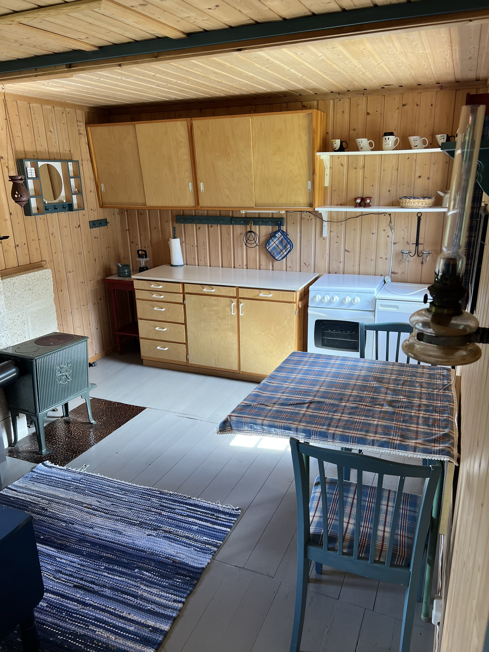 Kjøkken med spiseplass til 4 Galleribilde