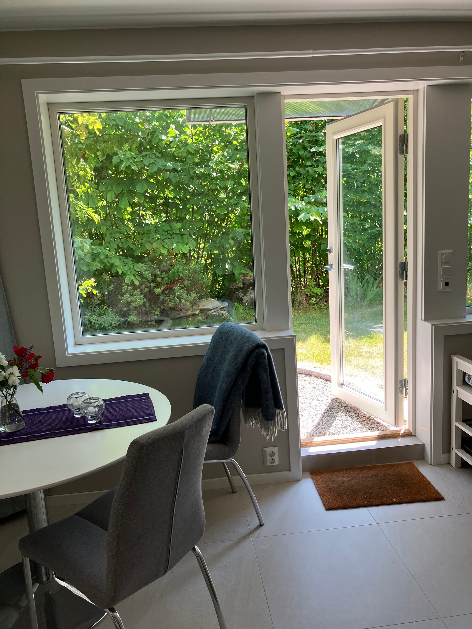 Ut mot hagen Galleribilde