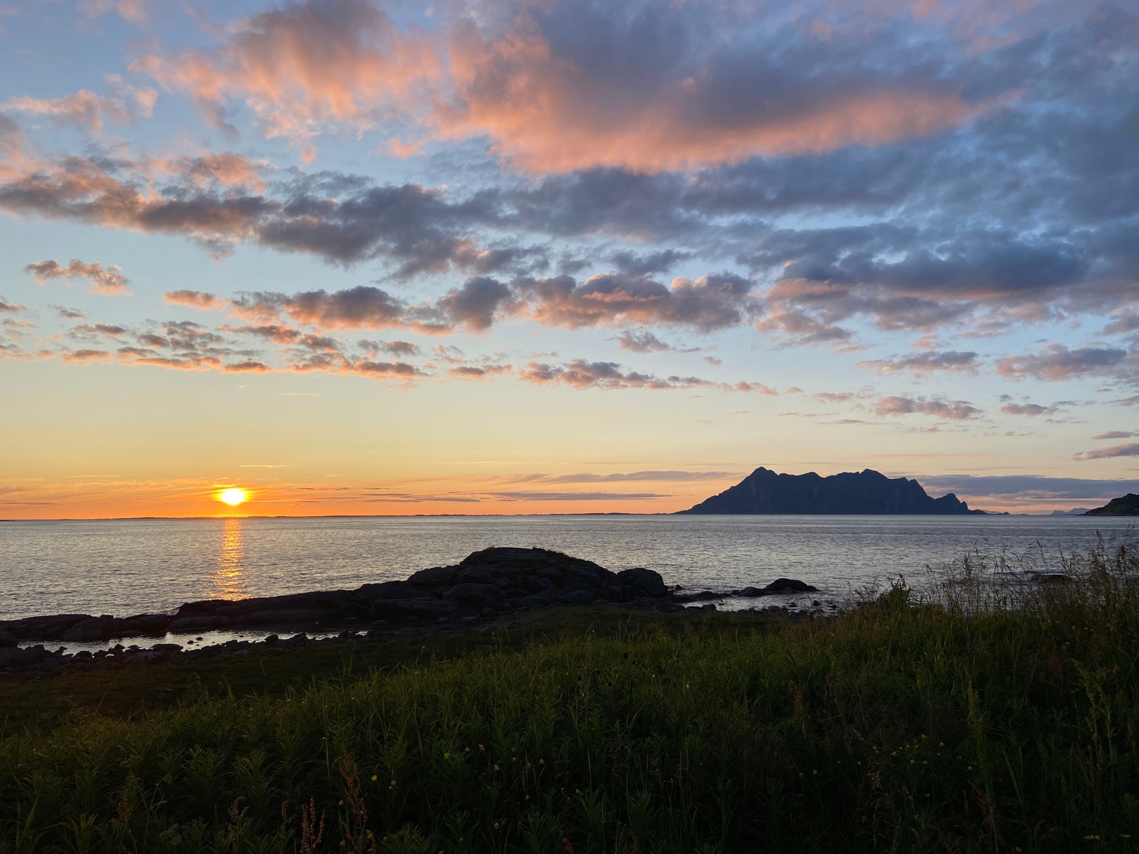 Fra Grensen - vi ser rett ut i Lofotveggen Galleribilde