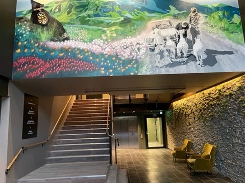 innngang til restaurant, basseng og sauna mm. Galleribilde