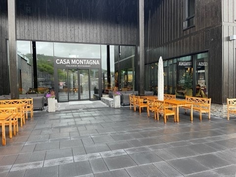 Inngang fra vest Galleribilde