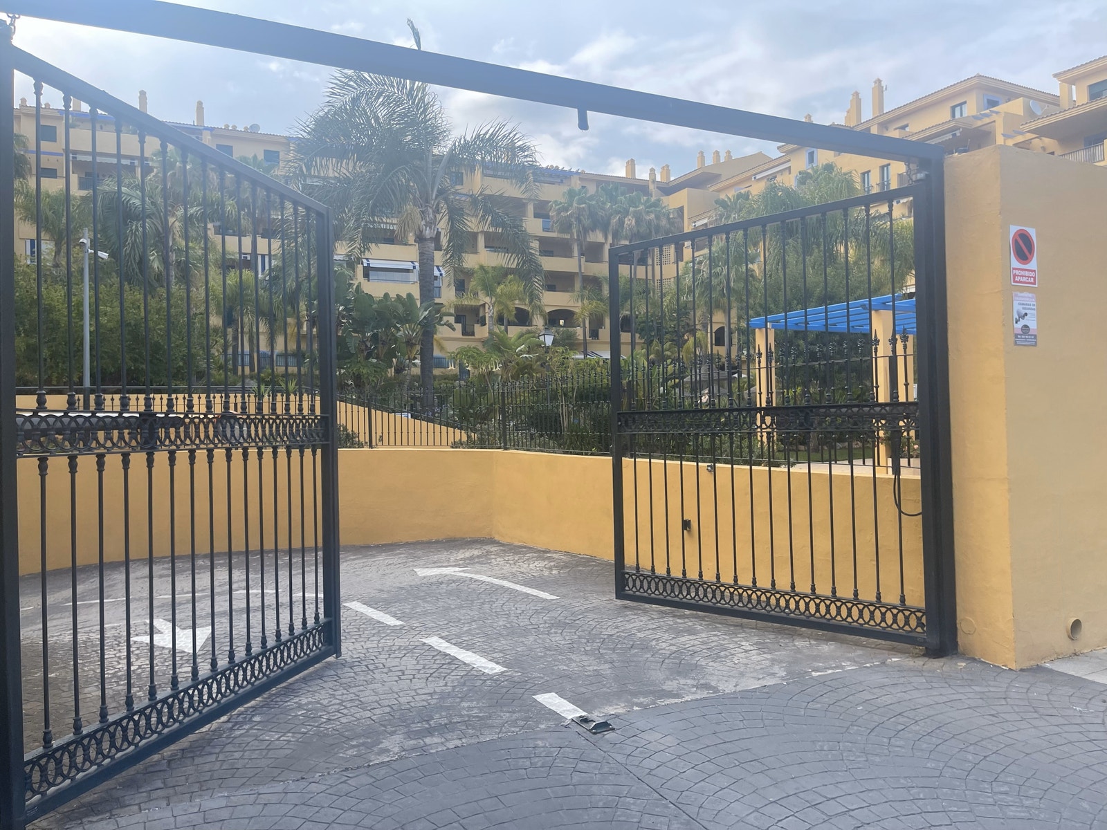 Innkjøring garasje Galleribilde