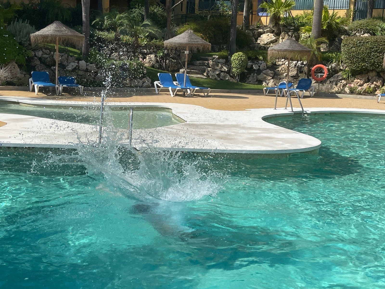 Basseng Galleribilde