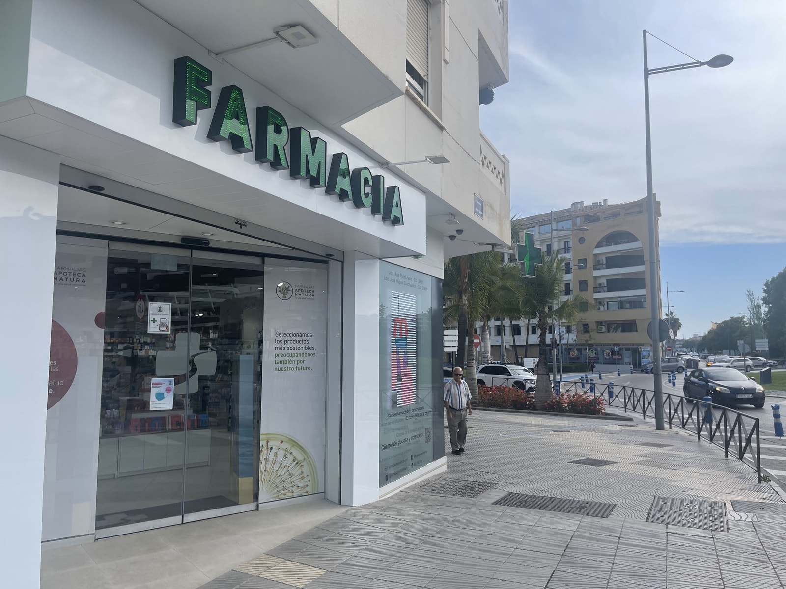 Apotek rett i nærheten Galleribilde