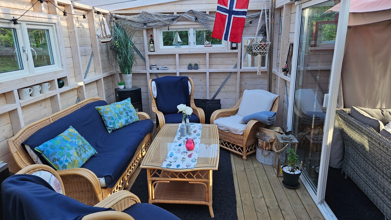 Utestuen innvendig. Galleribilde