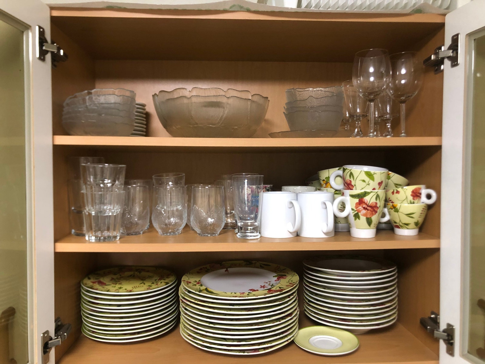 Tallerkner, glass og kopper Galleribilde