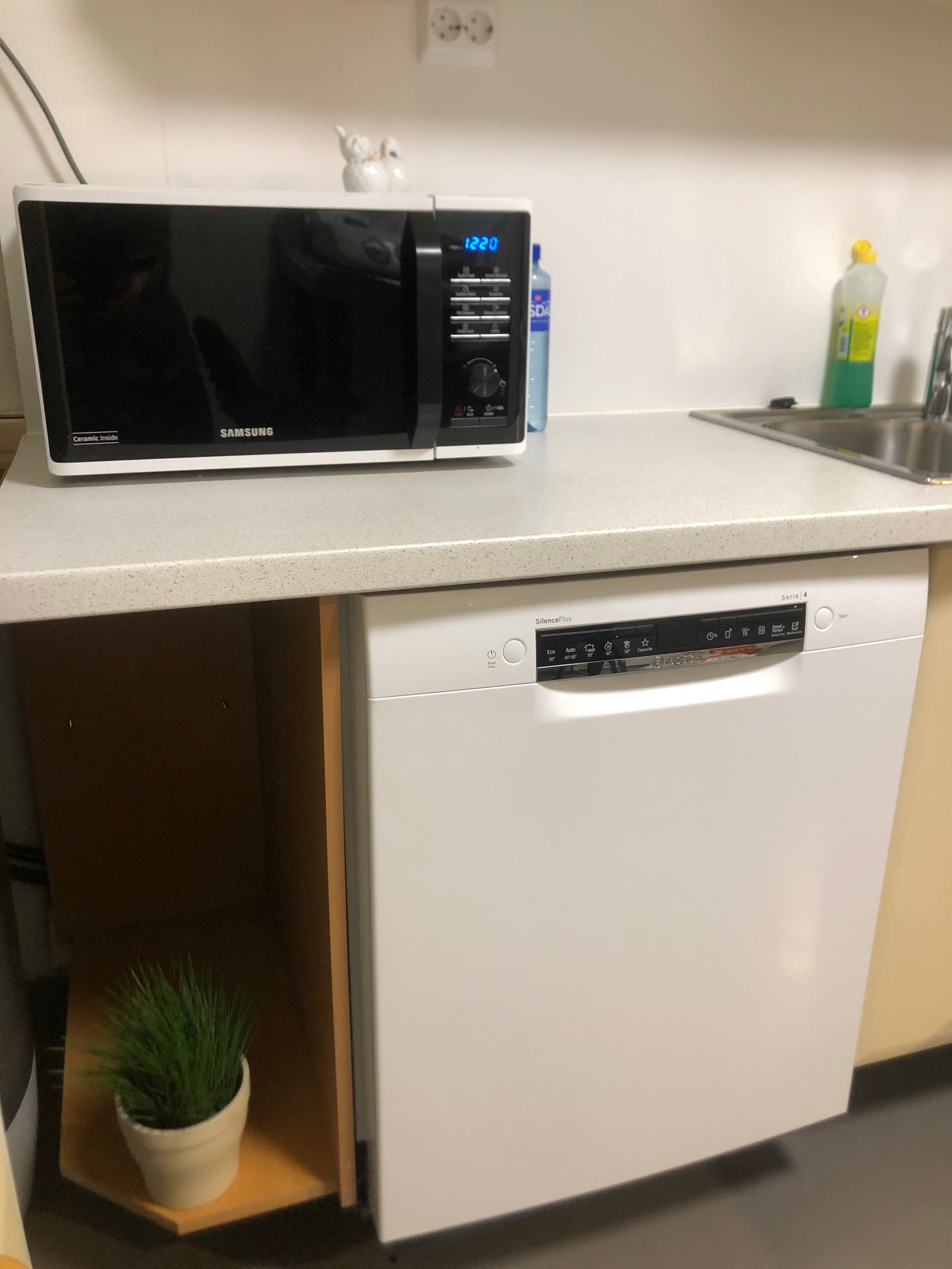 Micro-ovn og oppvaskmaskin, nytt i 2022 Galleribilde