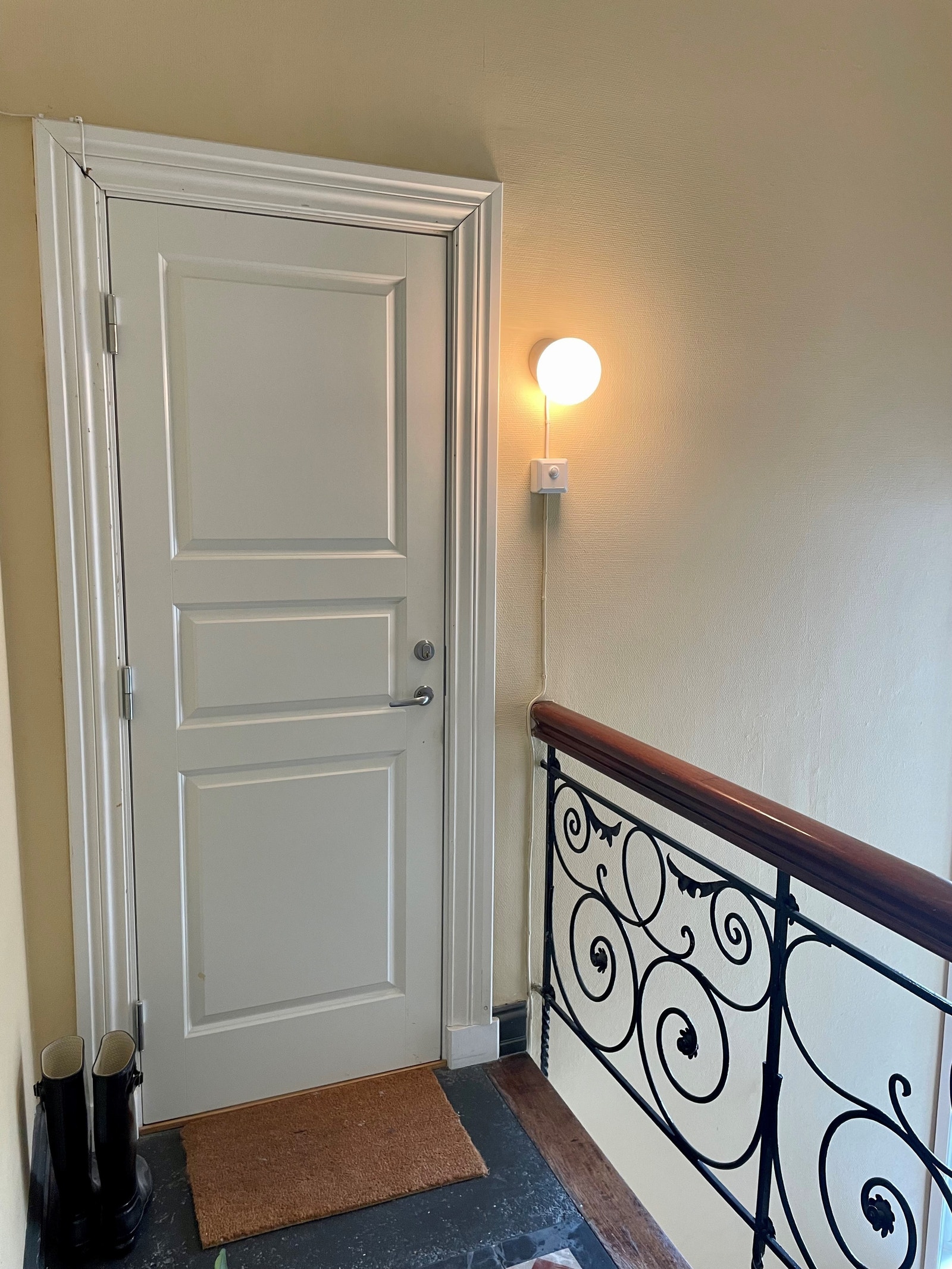 Separat inngang i 4 etg. Galleribilde
