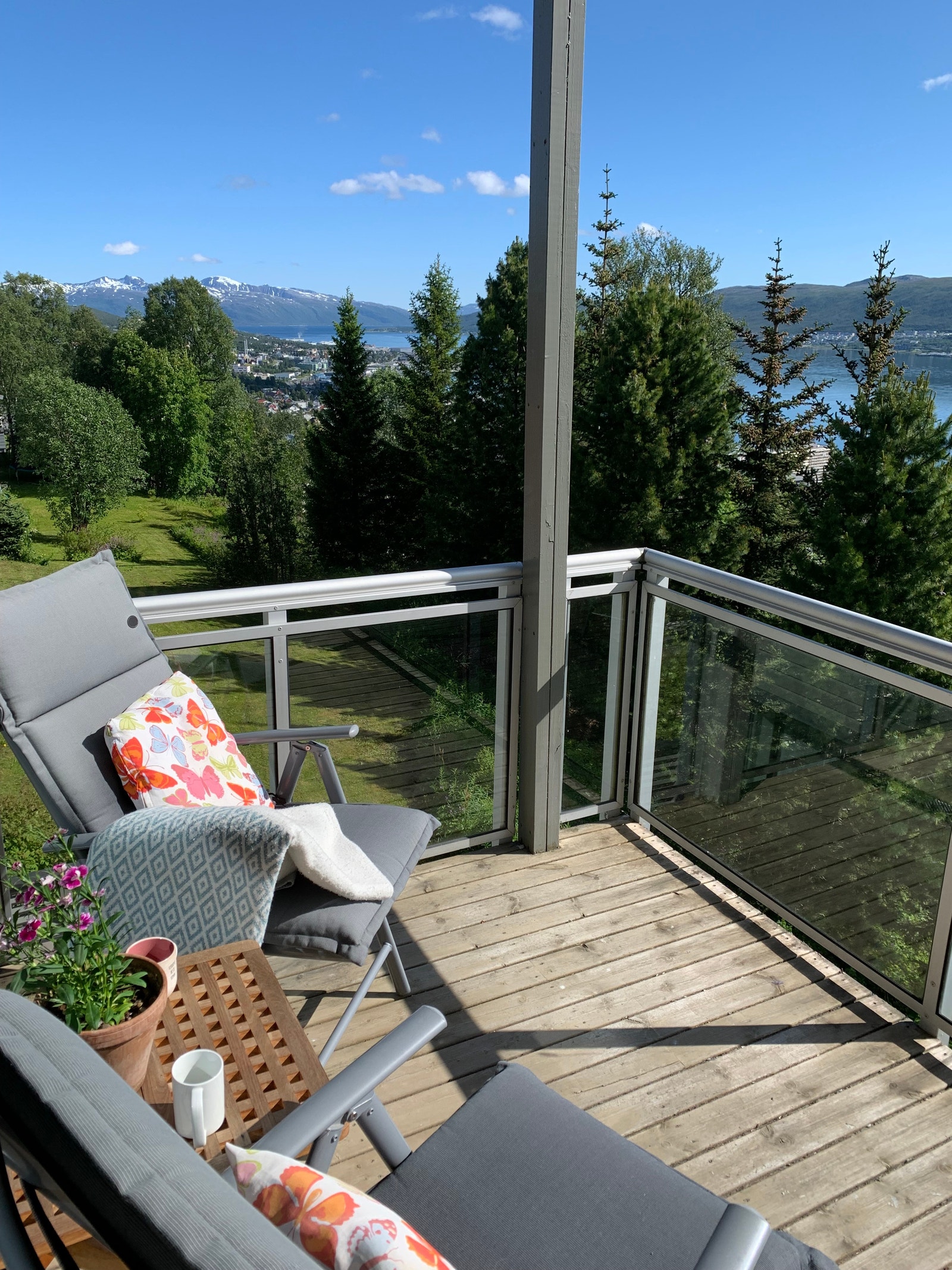 Utsikt mot nord fra veranda Galleribilde