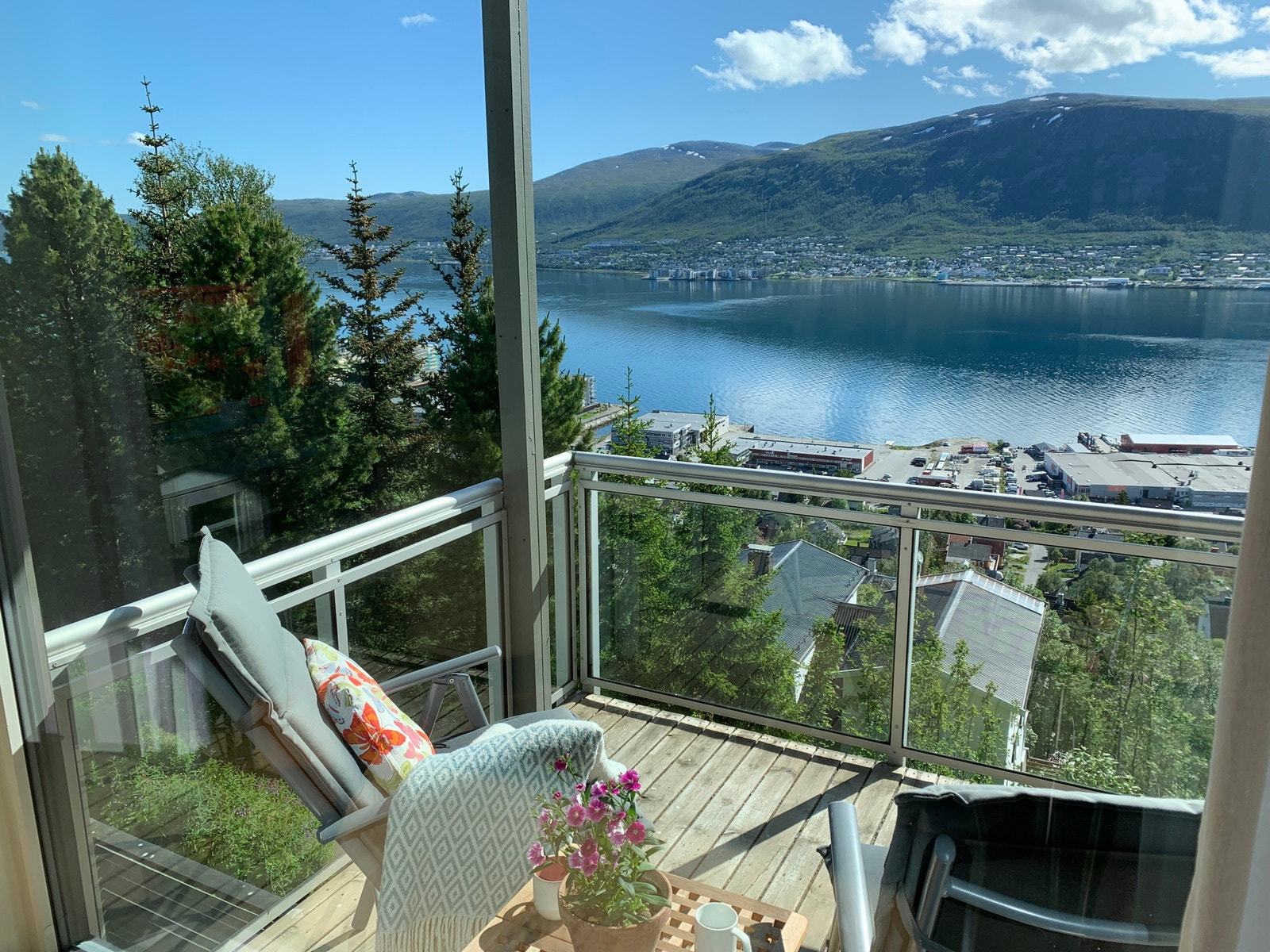 Utsikt mot nordsøst fra stue Galleribilde