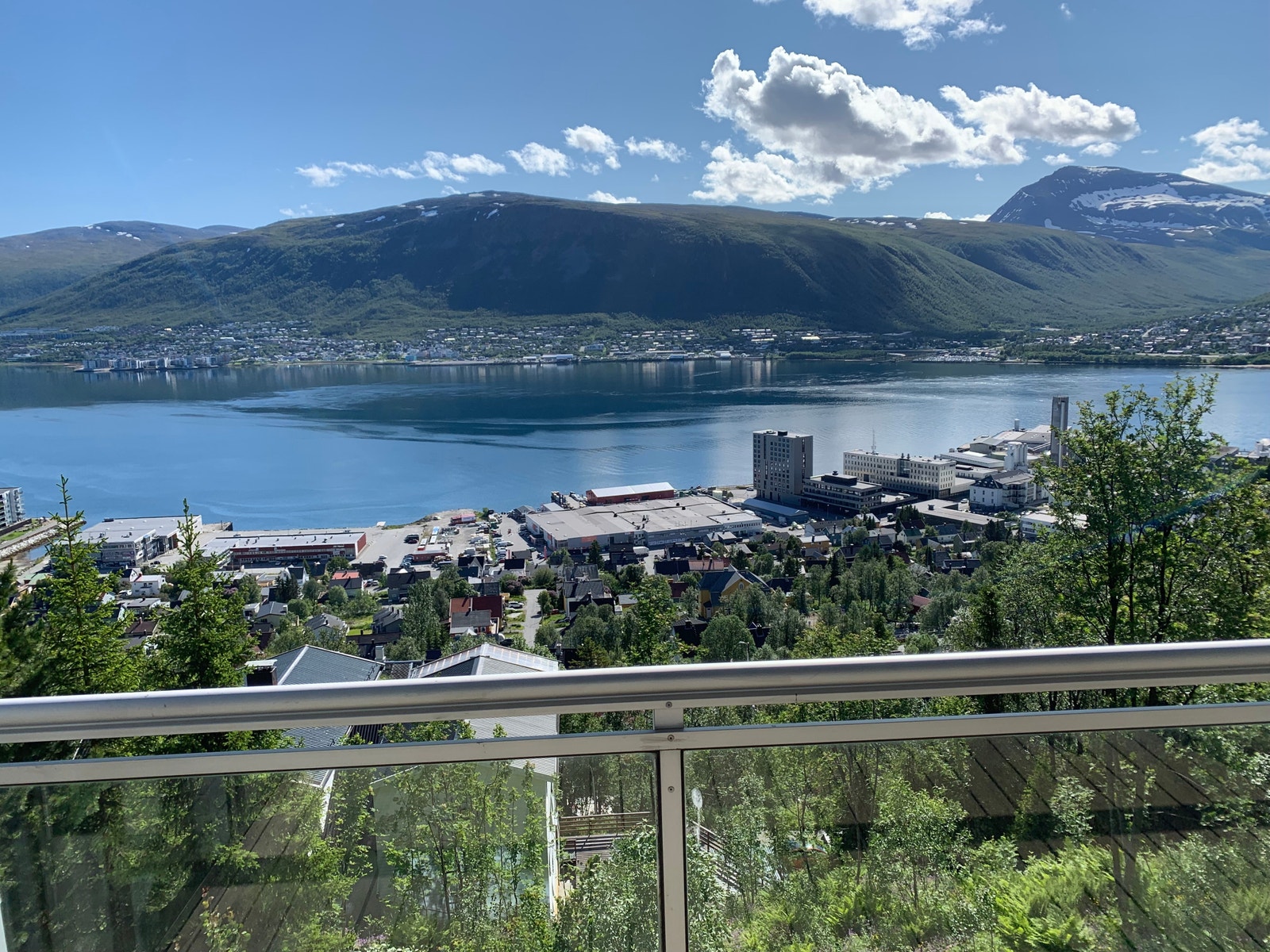 Utsikt mot øst fra stue Galleribilde