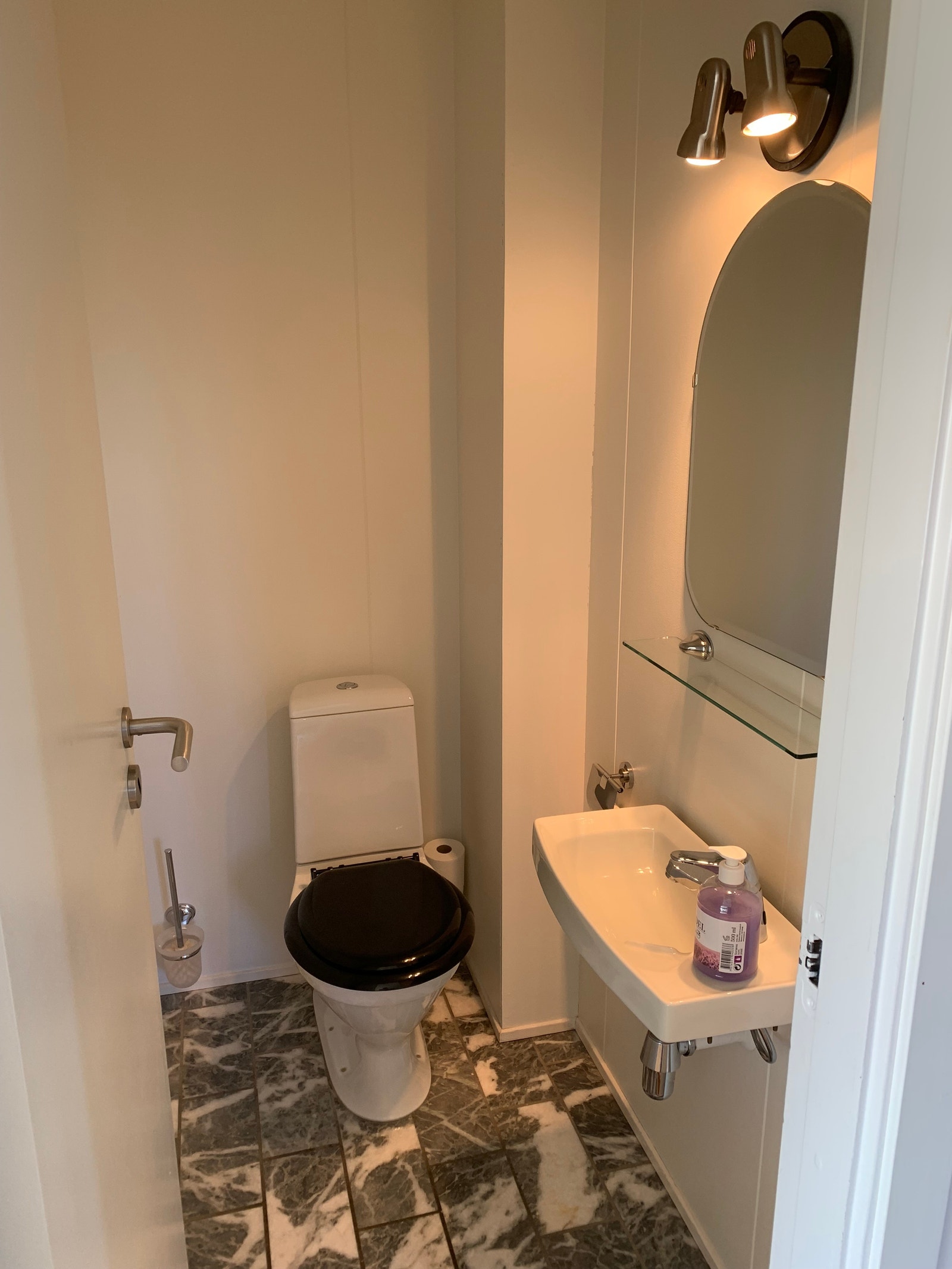 Separat toalett Galleribilde