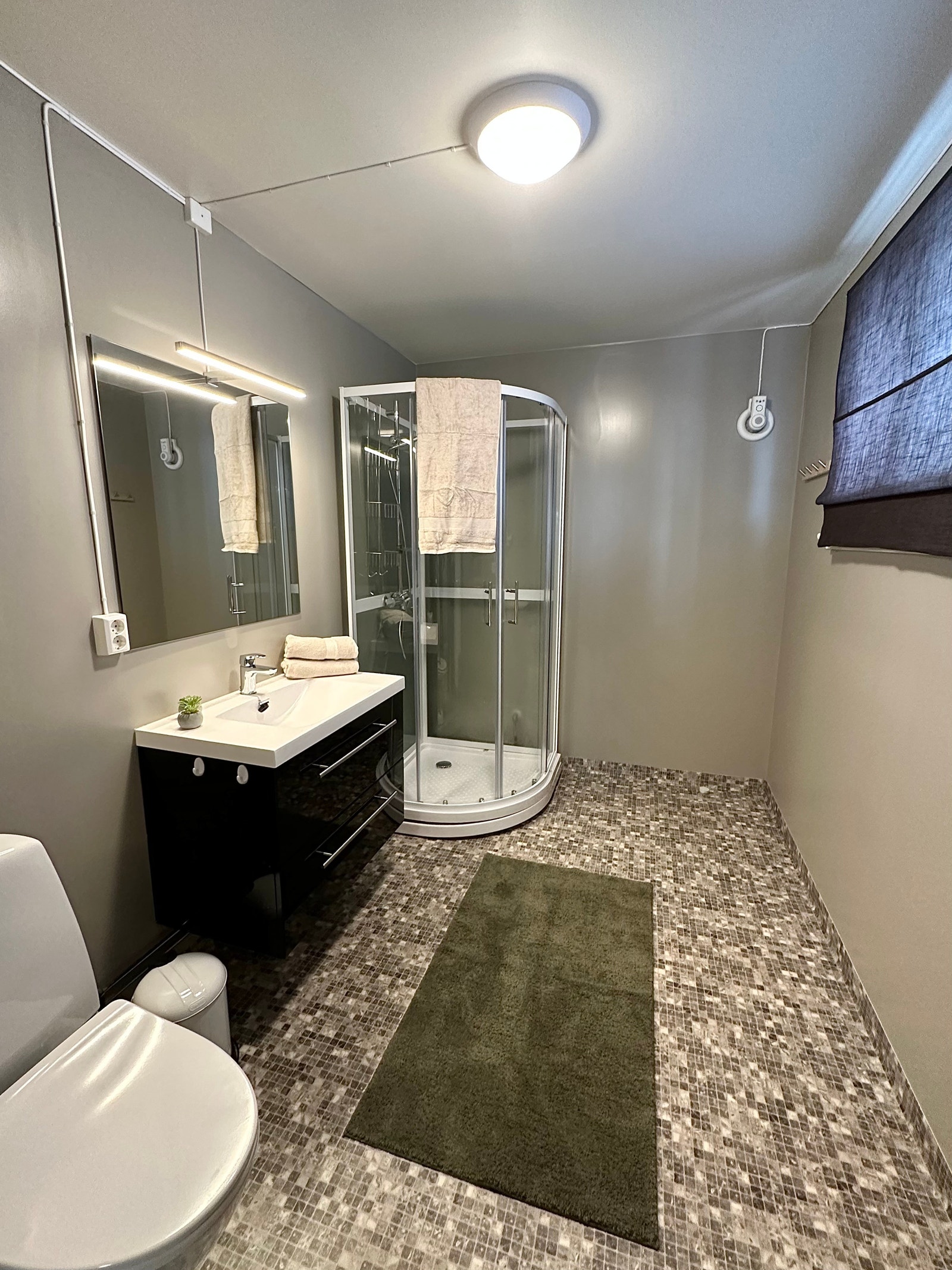 Bad 1. Etg Galleribilde