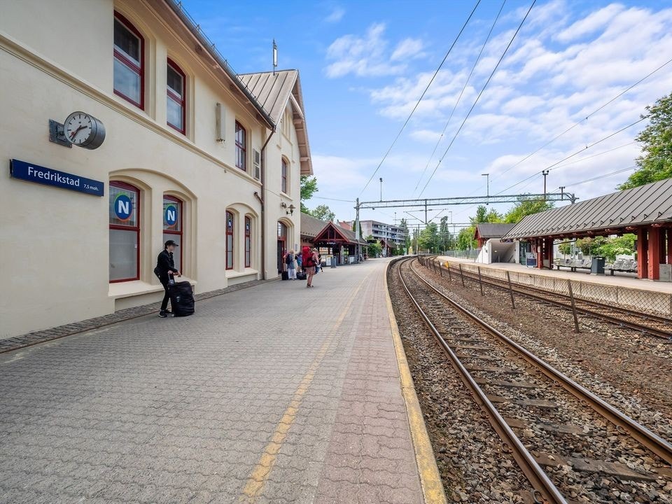 Gå på fire-fem minutter til togstasjonen. Galleribilde
