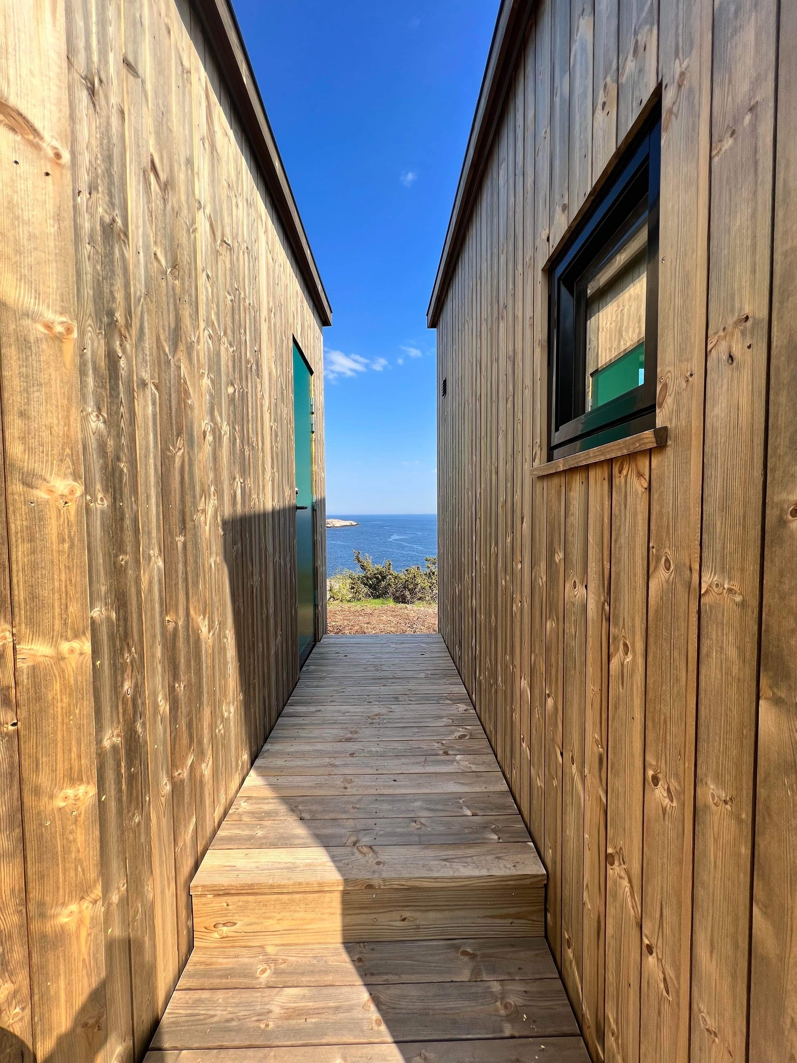 Toalettet (snurrebass) i egen hytte Galleribilde