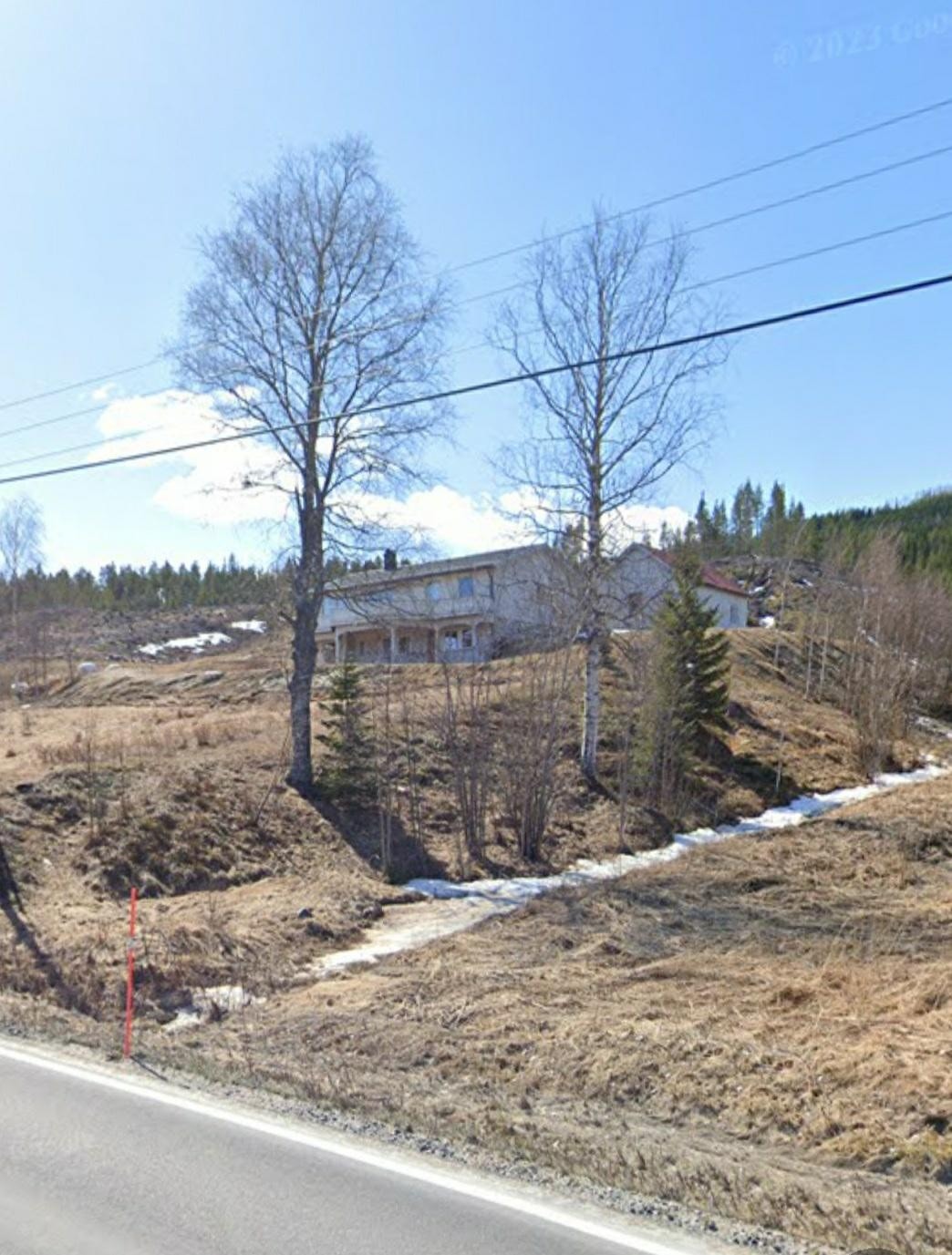 2,2 km til matbutikk og bensinstasjon Galleribilde
