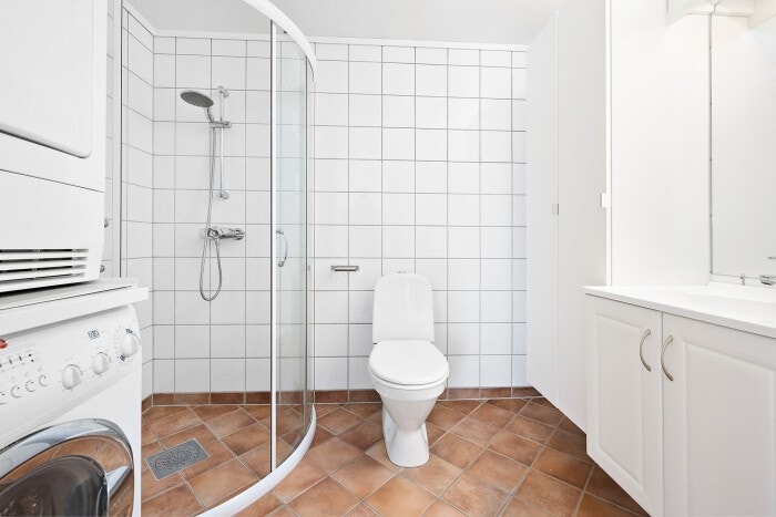 Bad med dusjkabinett Galleribilde