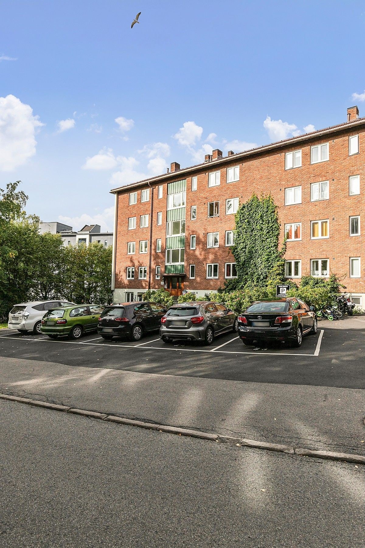 Parkeringplass utenfor - Parkering tildeles etter venteliste Galleribilde