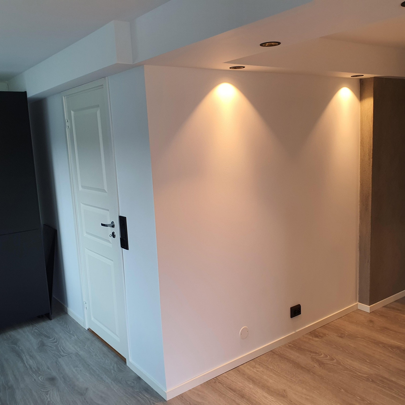 TV vegg Galleribilde