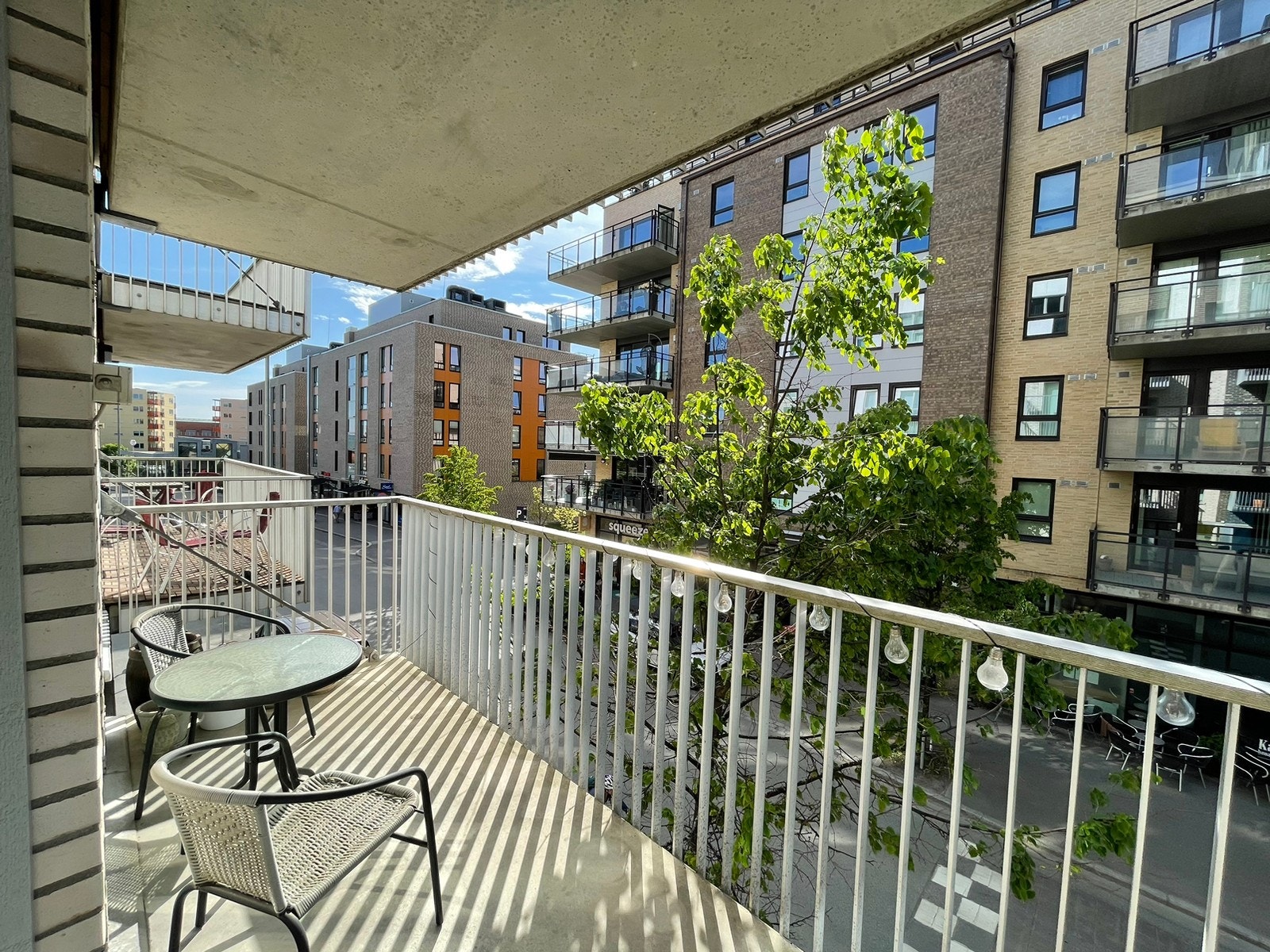 Nydelig vestvendt balkong med gode muligheter for sol Galleribilde