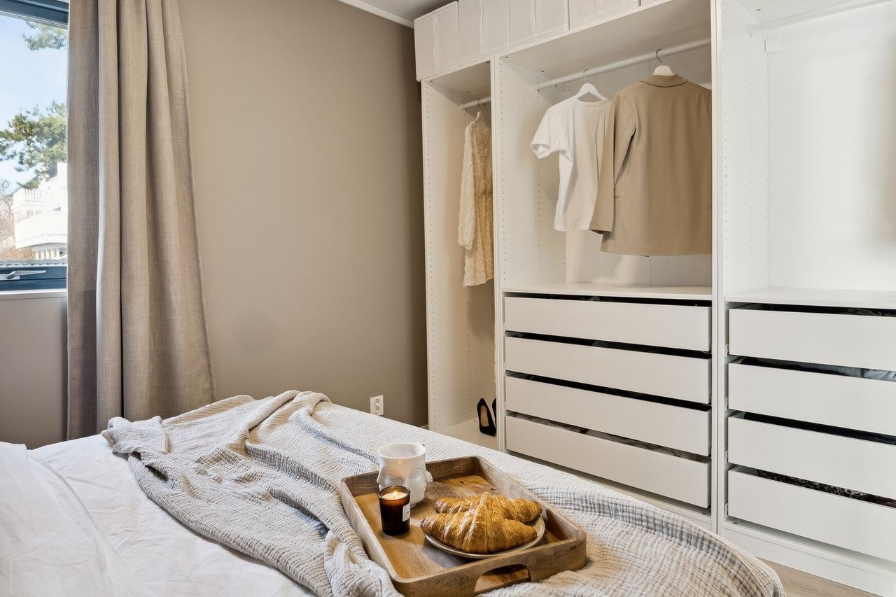 Klesskap Galleribilde