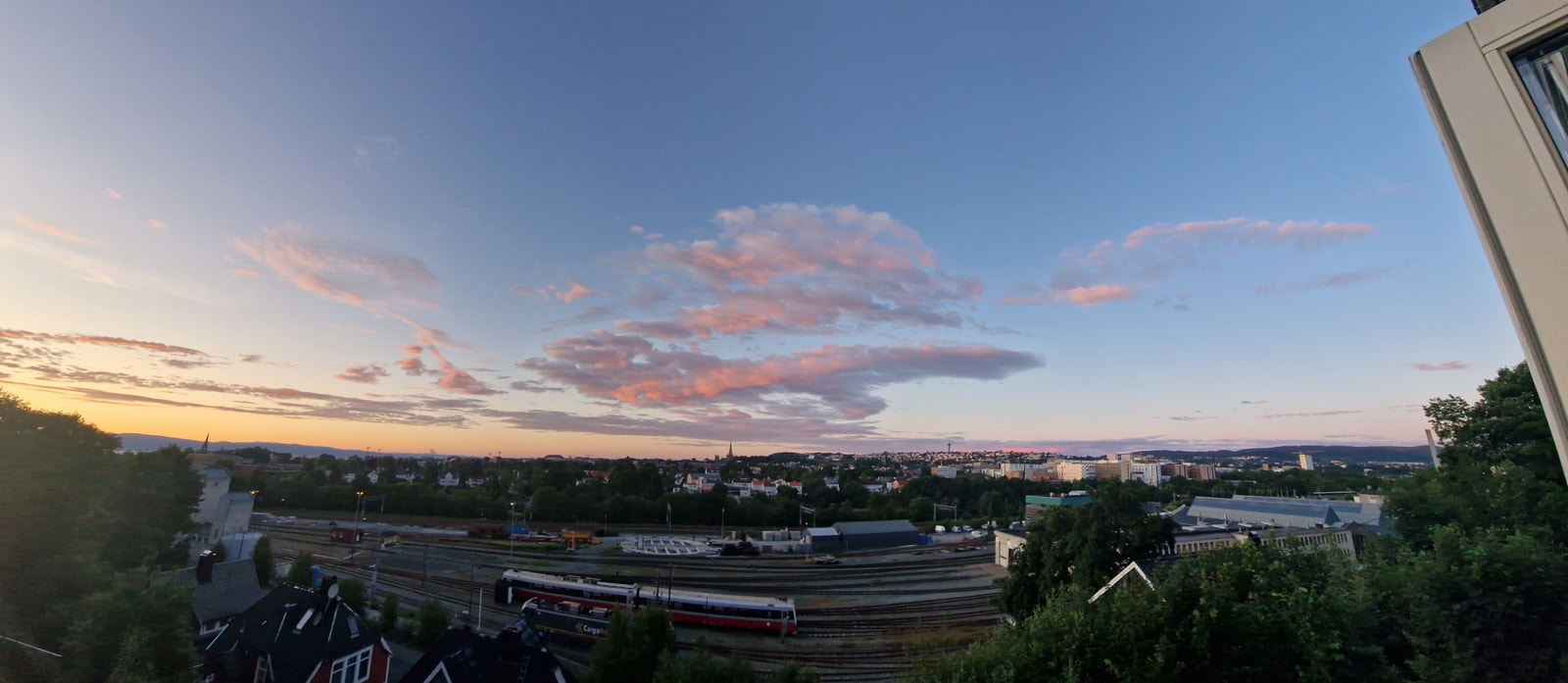 view from living room, east and corner room Galleribilde