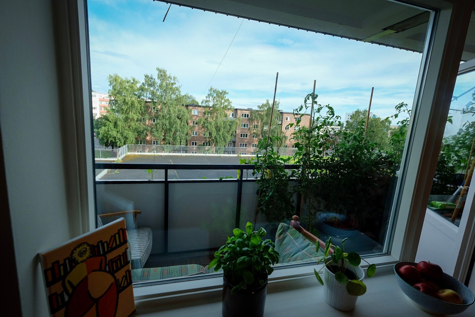 Utsyn til trivelig veranda. Galleribilde