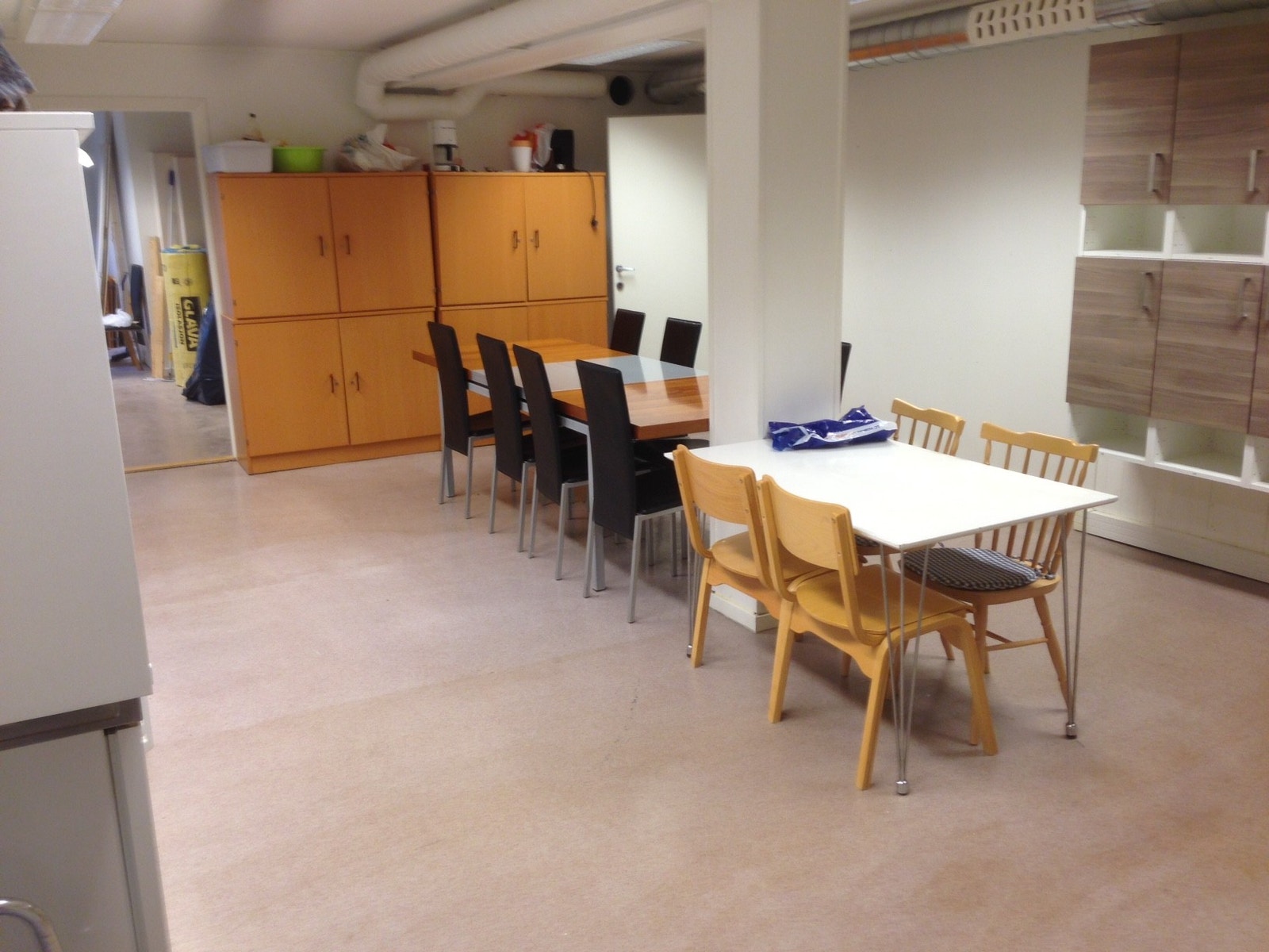 Spiserom med kombiskap og tørrmatskap Galleribilde