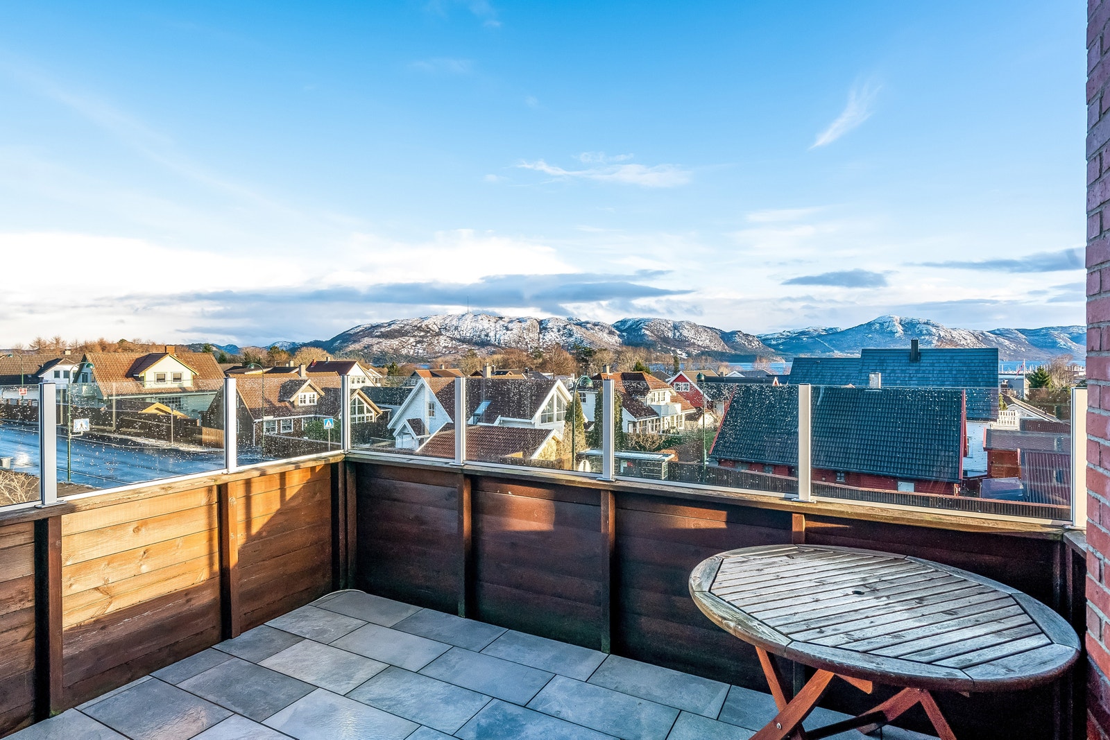 Terrace with exit from living room Galleribilde