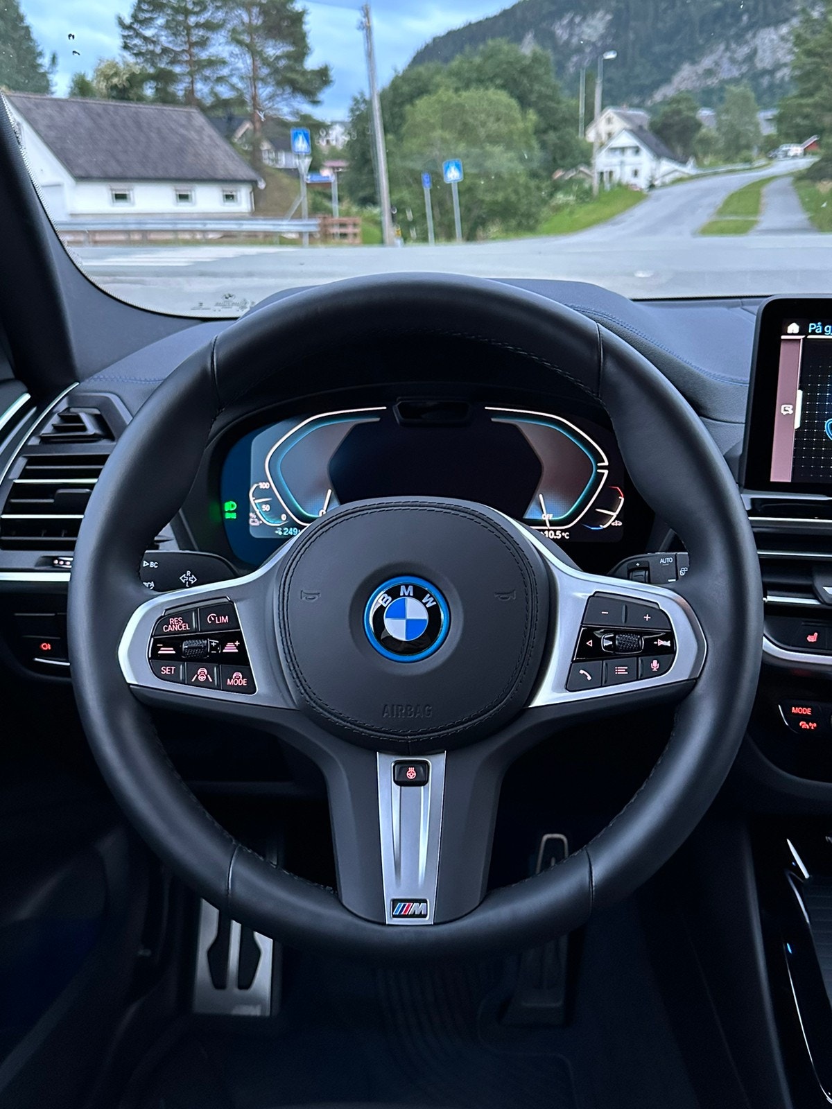 BMW iX3 17