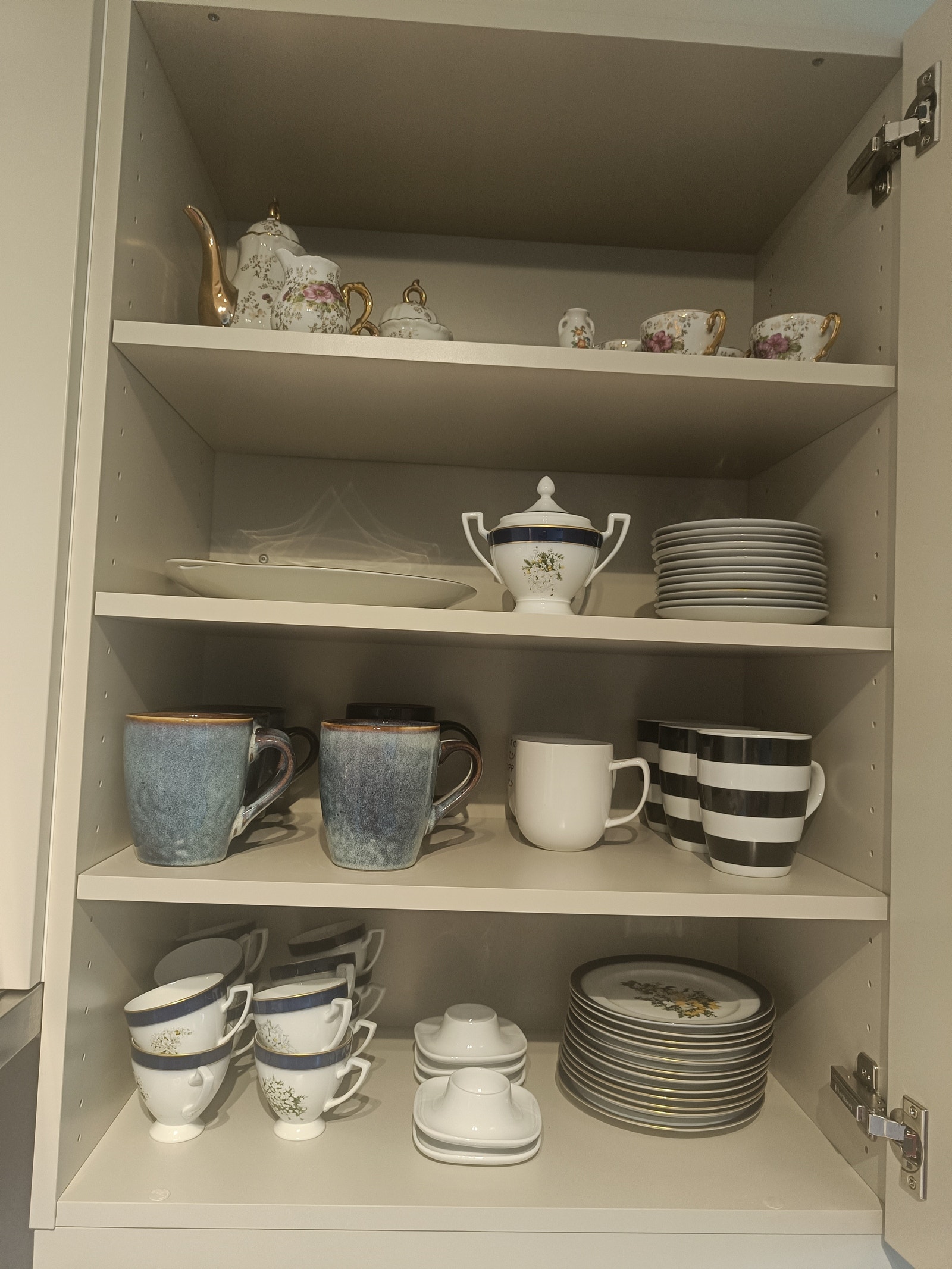 Bilde viser hva som er inne i skapene ved utleie. Galleribilde