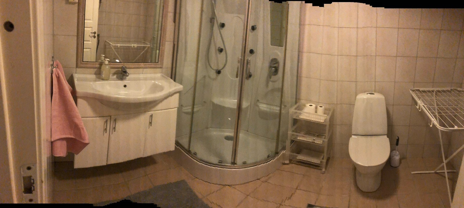 Bad - dusj, vask, vaskemaskin. varme i gulv Galleribilde