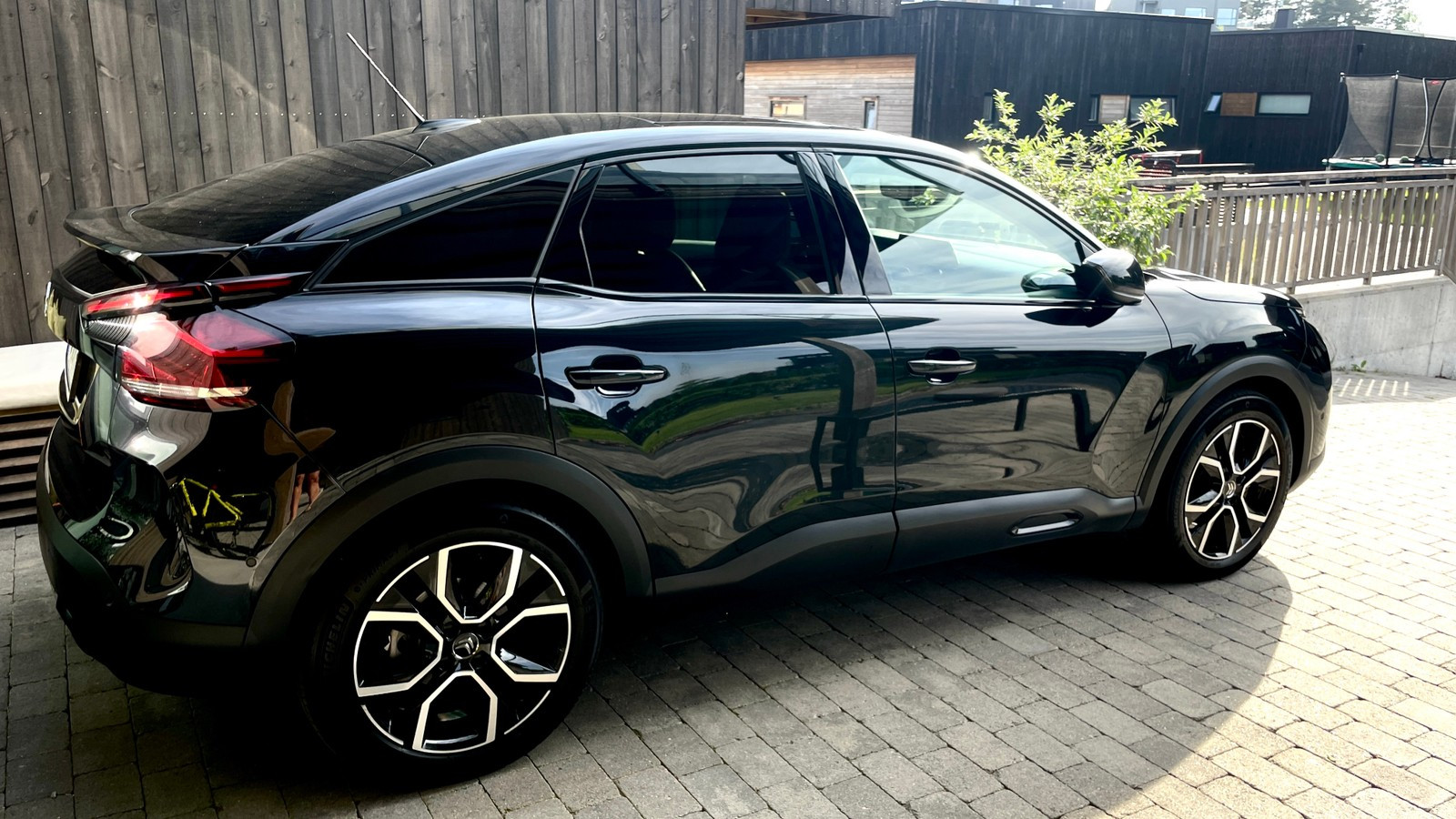 Citroen E-C4 TOPPUTSTYRT - SHINE/SKINN/PANO/HIGHWAY ASSIST/11kW +++