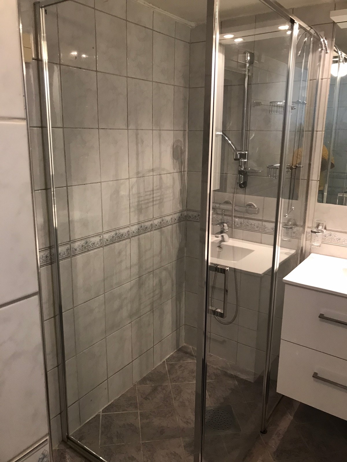 baderom/med glass Galleribilde