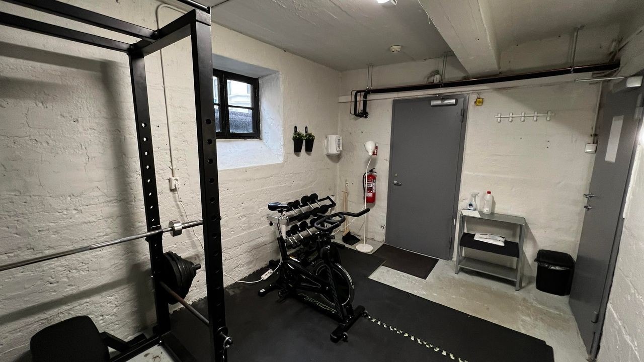 Treningsrom ,pusset opp og utrustet av beboerne med dugnadsånd I 2022 Galleribilde