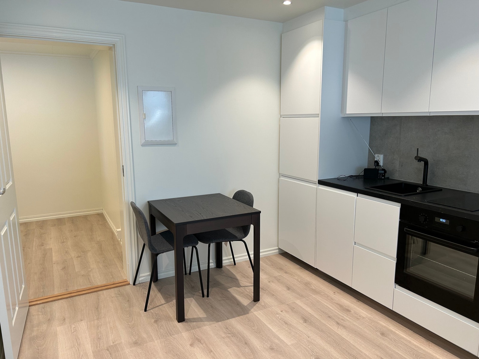 Kjøkkenbord Galleribilde