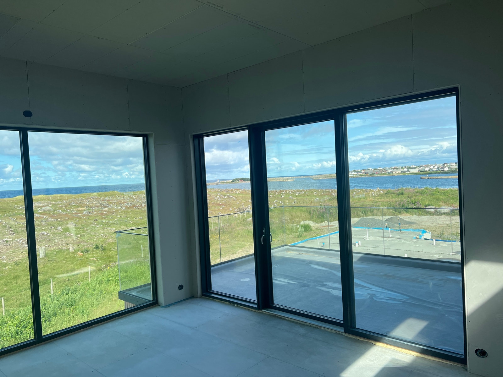 Skyvedør ut til terrassen Galleribilde