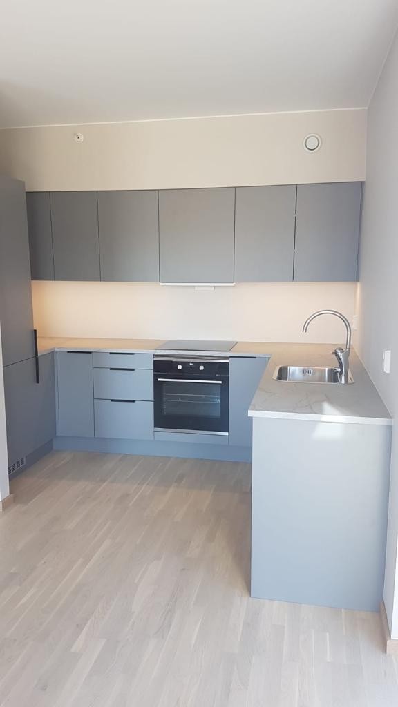 Kjøkken med integrerte hvitevarer Galleribilde