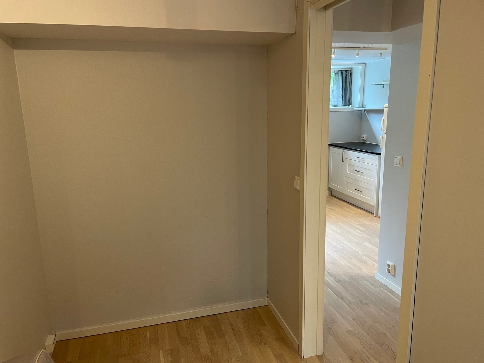 Fra soverom og ut mot stue/kjøkken Galleribilde